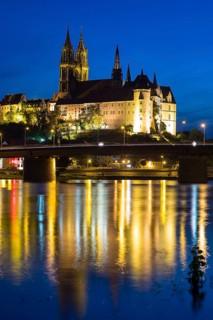 Albrechtsburg Castle, cathedral, Elbe and old Elbe bridge at the blue hour, Meissen, Saxony,