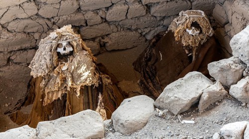 Tomb with mummies, Chauchilla Cemetery, Nazca, Peru