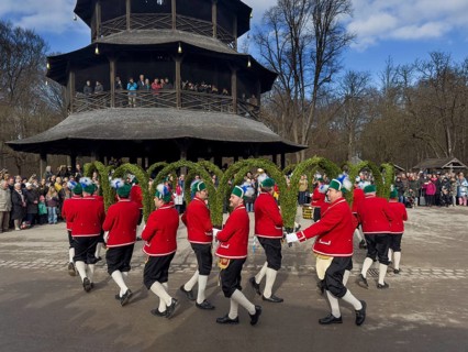 Schaeffler dance in 2026 in the English Garden, behind the Chinese Tower. The event takes place