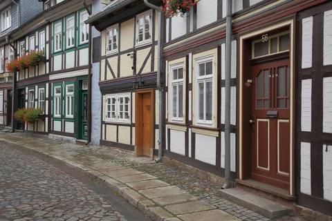 Historic half-timbered houses, front doors, idyll, paving stones, Hinterstraße, Wernigerode, Harz,