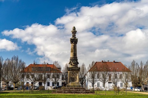 Market with the memorial in honour of the fallen in Putbus, Ruegen Island, Mecklenburg-Western