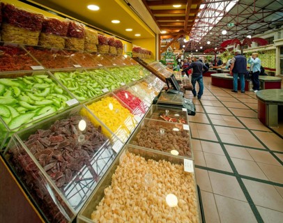 Fruit and vegetables, Mercado dos Lavradores market hall, interior view, Funchal, Madeira, Portugal