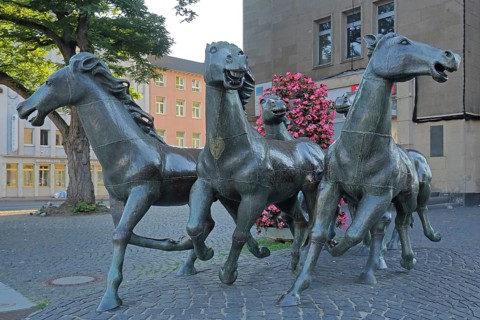Group of horses sculpture by Boniface Stirnberg 1975 at the main train station in Art Nouveau