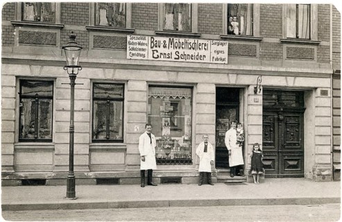 Furniture carpentry, Ernst Schneider, bedrooms, kitchens, shop, work, twenties, men standing in
