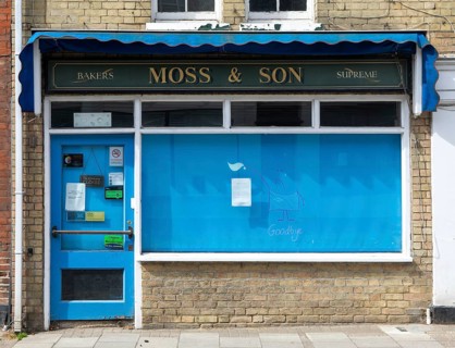 Moss and Son baker shops now closed, Woodbridge, Suffolk, England, UK