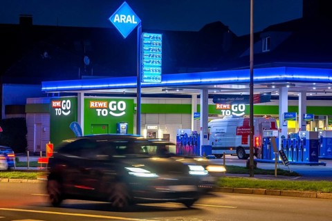 Gas station, high fuel prices due to the war in the Middle East, display board, Aral gas station,