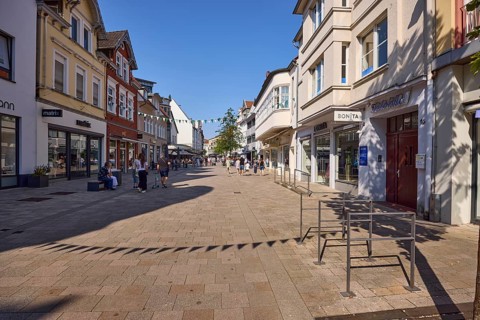 Pedestrian zone Lange Straße with retail shops in the city centre of Bad Salzuflen, Lippe district,