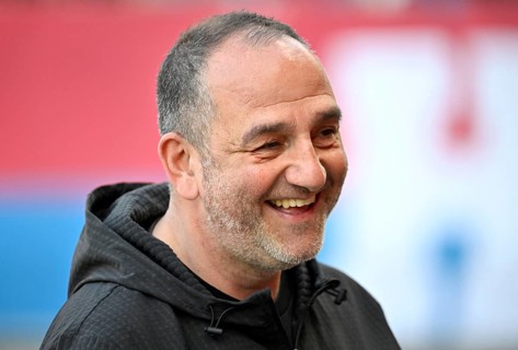 Coach coach Frank Schmidt 1. FC Heidenheim 1846 FCH portrait smiling soccer Bundesliga,
