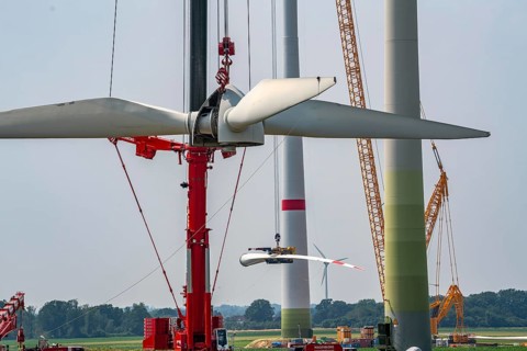Dismantling of a wind power plant in a wind farm near Issum, 9 older wind turbines from the