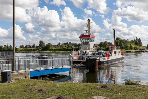Kiel Canal with Pillau canal ferry on the northern shore, Sehestedt, Rendsburg-Eckernförde