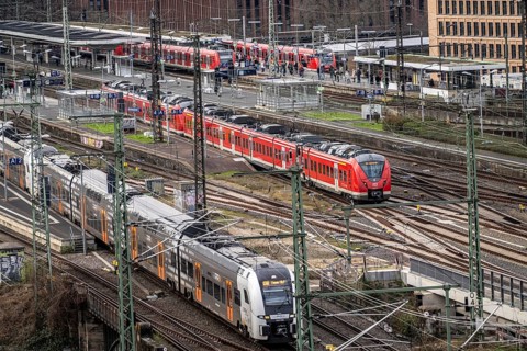 Railway station, Cologne Messe/Deutz, platforms, railway tracks Cologne, North Rhine-Westphalia,