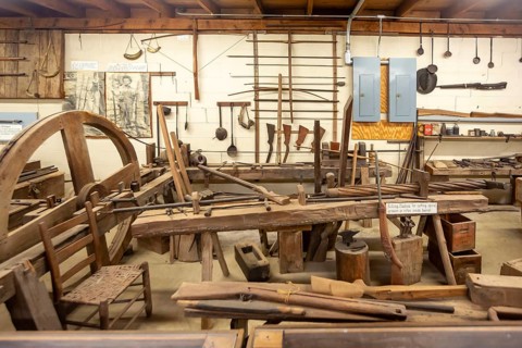 Clinton, Tennessee - The Museum of Appalachia, a collection of pioneer buildings and artifacts