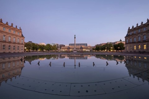 24.4.2026: Symmetrical reflection of the Jubilee Column and Koenigsbau in a fountain on