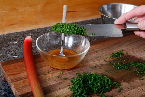 South German cuisine, vegetables, vegetarian, add chopped parsley to vinaigrette, preparation,