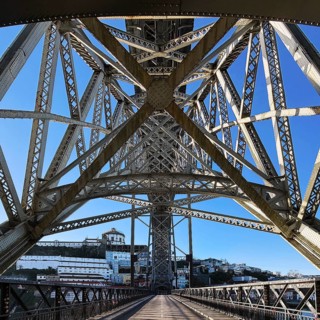 Ponte Dom Luis I arched bridge designed by Théophile Seyrig, looking up from the lower level
