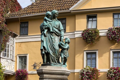 Donndorf fountain with the mother group, Weimar, Thuringia, Germany