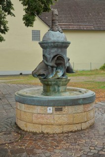 Six Senses Fountain by Jürgen Goertz 1986, sculpture, sixth sense, nose, smell, ear, hearing,