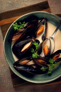 Mussels in shells, in creamy garlic sauce, mussels in bechamel sauce, homemade, no people