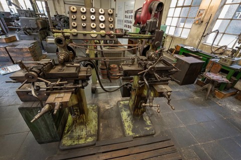 Lathe built in-house in the production hall for engine valves, formerly Dietz & Pfriem valve
