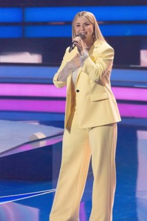 Beatrice Egli at the Beatrice Egli Show in Studio Berlin Adlershof on 08.04.2025. The broadcast