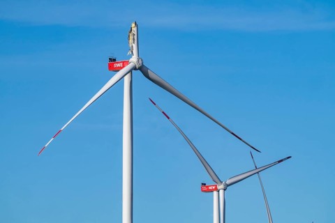 Defective wind turbine, bent rotor blade, in the Bedburg A44n wind farm, in the Garzweiler