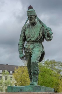 Sculpture of a smelter man from the former Siegen hammer mill, created in 1902 by Prof. Dr