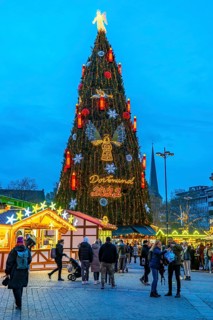 Christmas market in Dortmund, Hansaplatz, the market with the world's largest Christmas tree, North