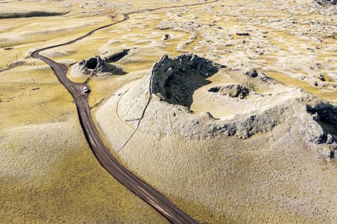 Single crater of the Laki crater row, top down view, viewing platform, 4x4 car on road F206,