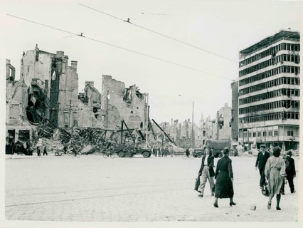Potsdamer Platz, Columbus House, Erich Mendelsohn, Berlin, end of war, World War II, devastated