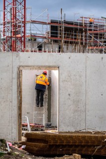 Major construction site in Düsseldorf, on the B8, Danziger Straße, construction of a residential