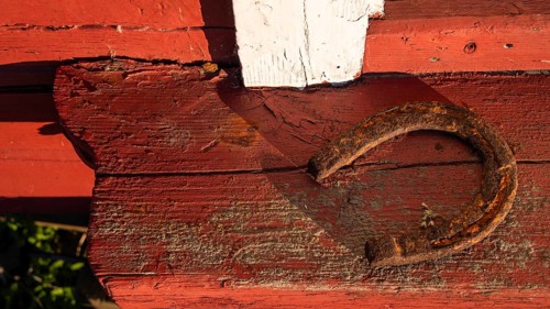 Falun red painted pick-up step, horseshoe, vintage style, Arteid Vestre Gård pilgrim hostel, Norway
