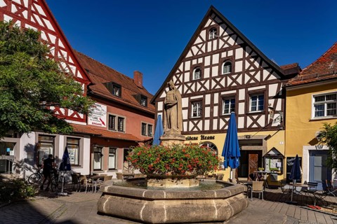 Elisabeth Fountain on the market square in Pottenstein in Franconian Switzerland, Bavaria, Germany