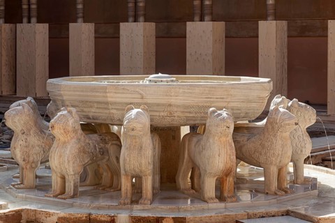 The famous Fountain of the Lions (Fuente de los Leones) in the Court of the Lions at the Alhambra