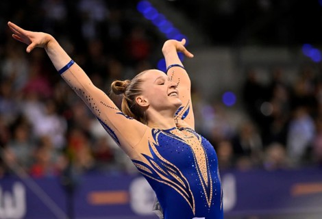 Silja Stöhr GER balance beam action gymnastics, EnBW DTB-Pokal, Porsche-Arena, Stuttgart,