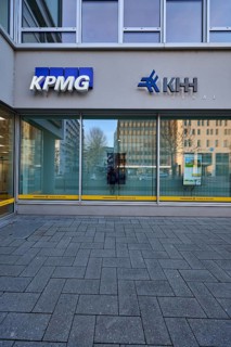 KPMG, KKH Legal, logo, modern architecture, Faktoreistrasse, Saarbrücken, state capital,