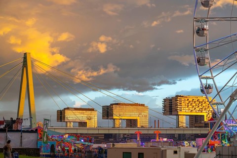 Happy Colonia funfair, Corona-compliant funfair at the Deutzer Werft, on the Rhine, crane houses,