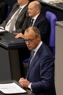 Olaf Scholz (Chancellor of the Federal Republic of Germany, SPD) and Friedrich Merz (Federal