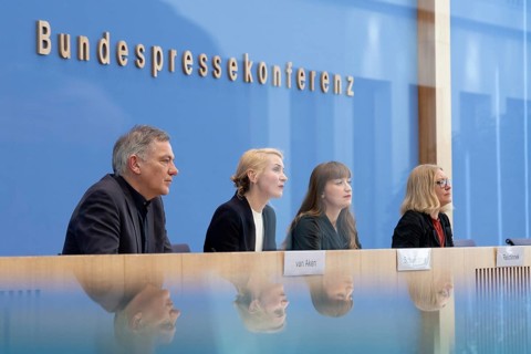Jan van Aken (top candidate and party leader of Die Linke), Ines Schwerdtner (party leader of Die