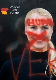 Denigration of a large poster for the 2025 Bundestag election by the CDU with Katja Strauss-Köster,