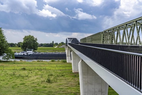 De Massover cycle path bridge, over the Meuse south of Nijmegen, near Cuijk, part of the