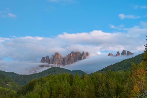 View of the partly cloudy Geisler Group, Dolomites, St. Magdalena, Funes, Funes, Villnöss Valley,