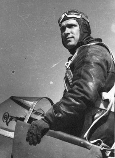 Boris Safanov. Soviet Air Force pilot. 1942 J. Chaldej: 'My friend has returned. He was awarded the