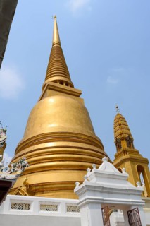 Bangkok, Thailand. February 20th 2025. The distinctive Buddhist architecture of the golden stupa or