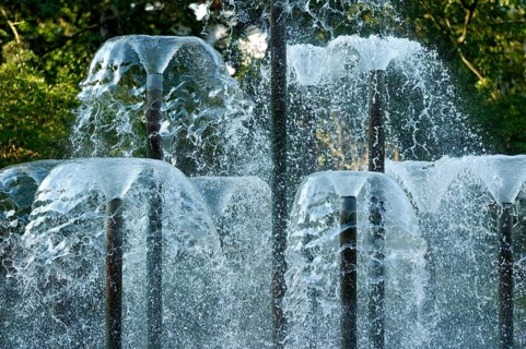 Water Bell Fountain, modern fountain in the spa gardens, Bad Homburg vor der Höhe, Hesse, Germany