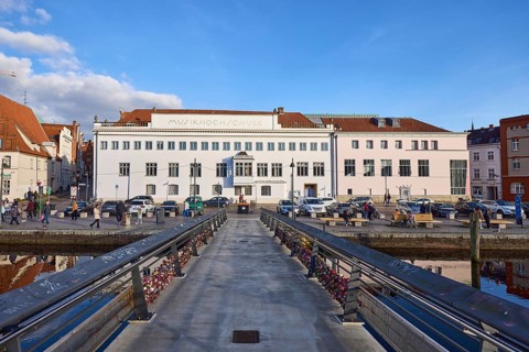 University of Music, pedestrian bridge Obertravebrücke or Liebesbrücke, street An der Obertrave,