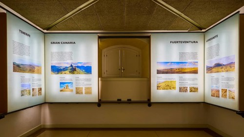 Natural History and Anthropological Museum, Museode la Naturaleza y el Hombre, Illuminated display