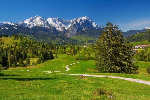 Hiking trail, Philosophenweg with the Zugspitze Group 2962m in spring, Farchant near