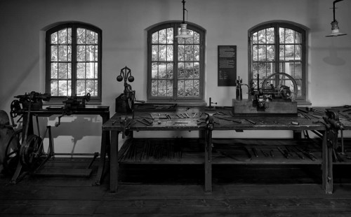 Interior photograph, first vehicle engine, the grandfather clock, Gottlieb Daimler's former