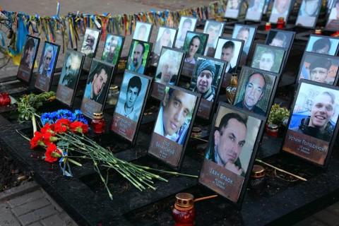 Commemorating the dead from the bloodiest Maidan demonstration in February 2014, pictures of the
