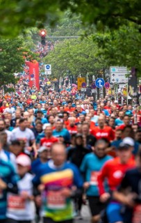 The Essen company run, traditional run, 5 KM running course through the Rüttenscheid district, with